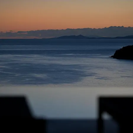 Walk With Pool And Hot Tub By Calypso Sunset * 칼로 리바디