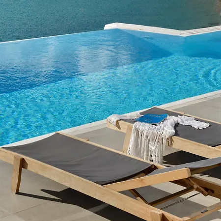Walk With Pool And Hot Tub By Calypso Sunset 빌라 칼로 리바디