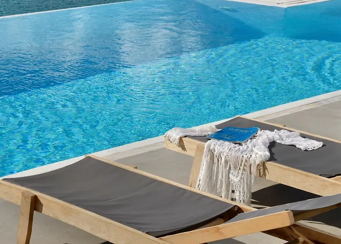 Walk With Pool And Hot Tub By Calypso Sunset Βίλα Καλό Λιβάδι