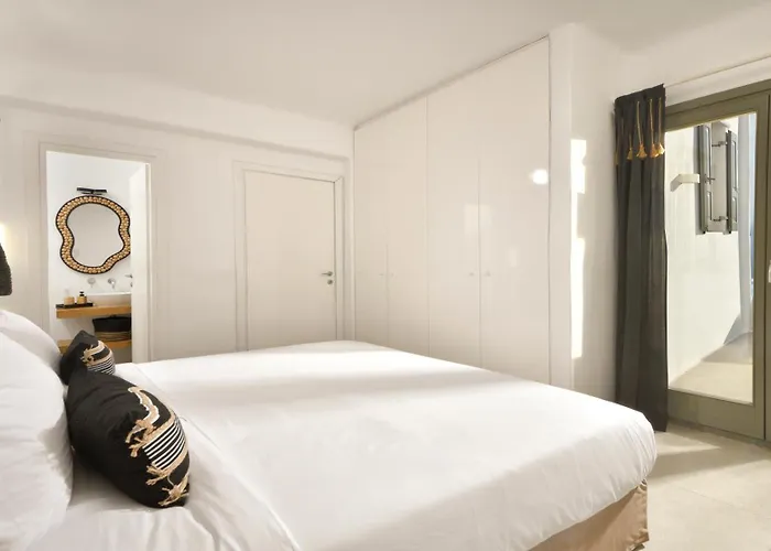 Walk With Pool And Hot Tub By Calypso Sunset Καλό Λιβάδι