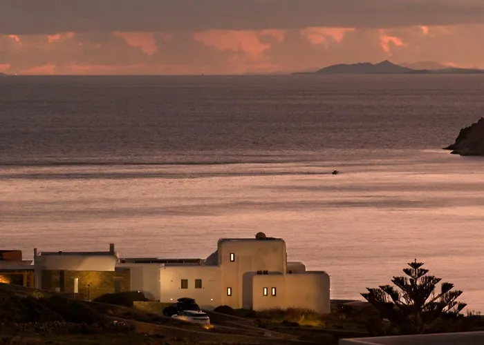 Walk With Pool And Hot Tub By Calypso Sunset Καλό Λιβάδι