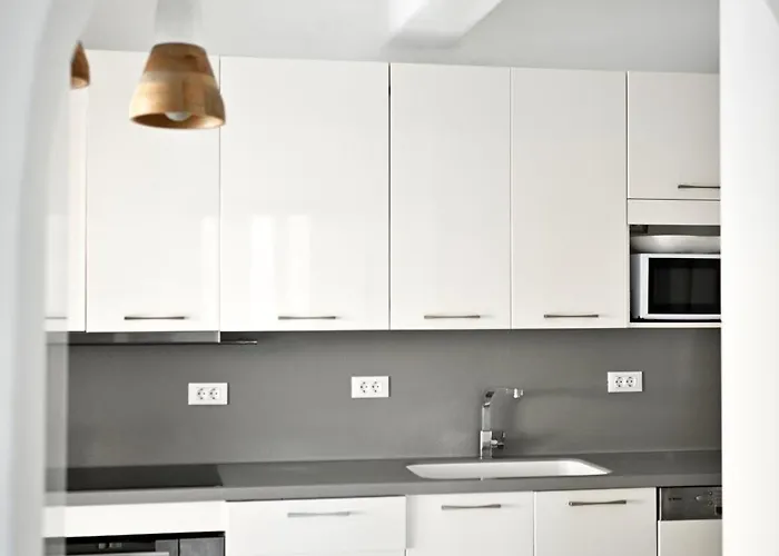 Walk With Pool And Hot Tub By Calypso Sunset * Καλό Λιβάδι