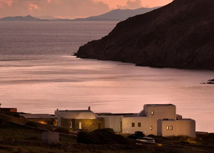 Walk With Pool And Hot Tub By Calypso Sunset Βίλα Καλό Λιβάδι