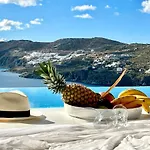 Villa Walk With Pool And Hot Tub By Calypso Sunset *