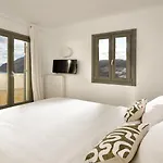 Villa Walk With Pool And Hot Tub By Calypso Sunset Kalo Livadi