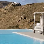 Villa Walk With Pool And Hot Tub By Calypso Sunset