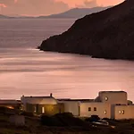 Walk With Pool And Hot Tub By Calypso Sunset Villa Kalo Livadi