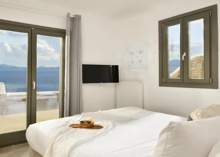 Villa Walk With Pool And Hot Tub By Calypso Sunset