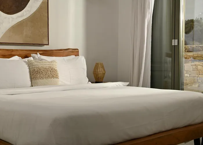 Villa Walk With Pool And Hot Tub By Calypso Sunset