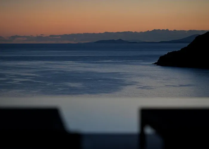 Walk With Pool And Hot Tub By Calypso Sunset * 凯勒里瓦迪