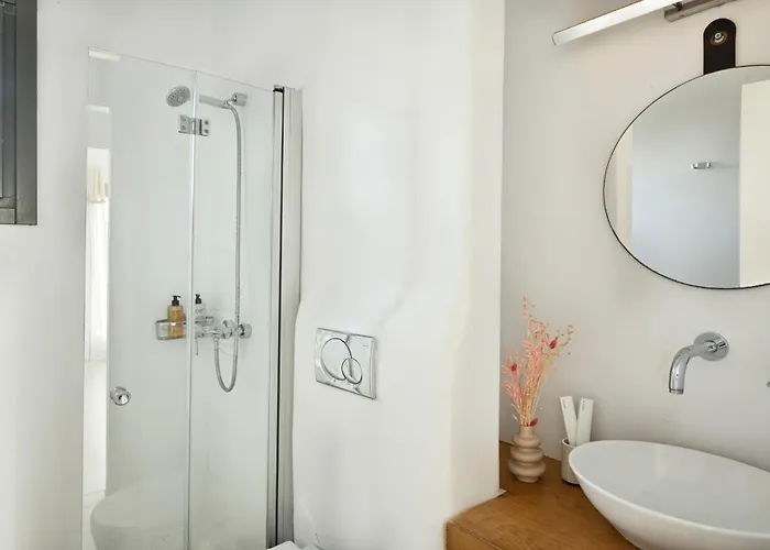 Walk With Pool And Hot Tub By Calypso Sunset 凯勒里瓦迪